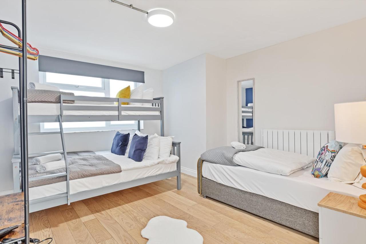 Apartment Right On - - By My Getaways Hove
