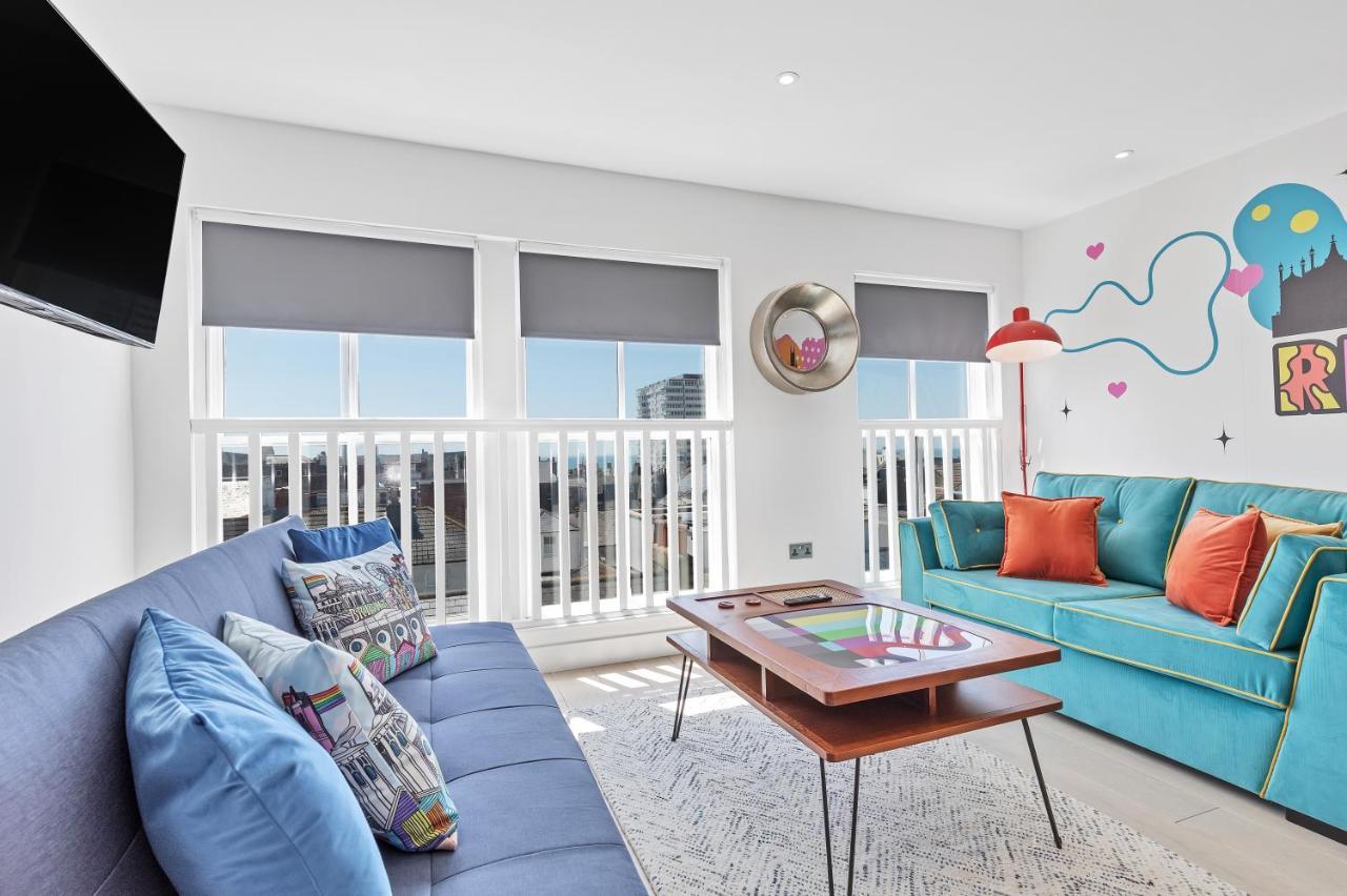 Apartment Right On - - By My Getaways Hove
